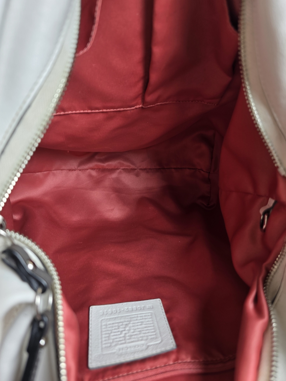 Coach Xlarge Carly Hobo White Leather Shoulder Large Bag with Gray Brown Trim - Picture 11 of 16